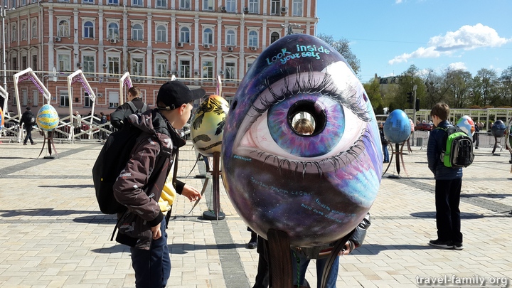 Фестиваль писанок на Софиевской площади 2017: необычные писанки, глаз