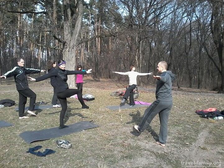 Занятия по Пилатесу в Голосеевском парке Киева