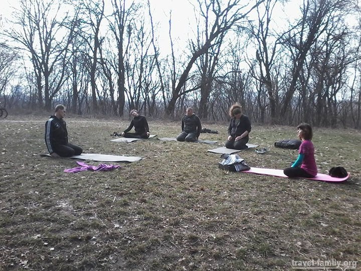 Занятия по Пилатесу в Голосеевском парке Киева
