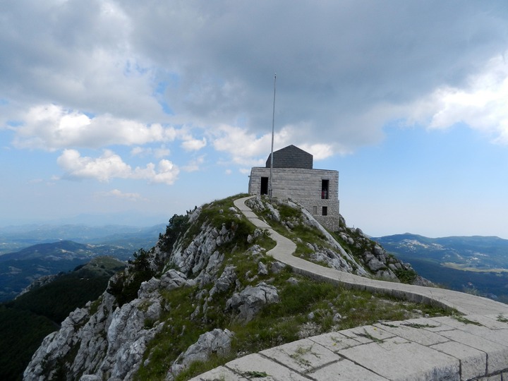 Отдых и путешествия в Черногории: Ловчен 