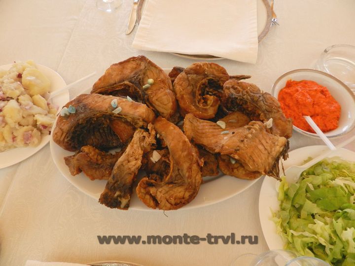 О еде, питании и вкусных блюдах Черногории: Озерный карп и айвар