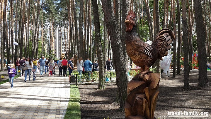 Парк деревянных скульптур в Ирпене