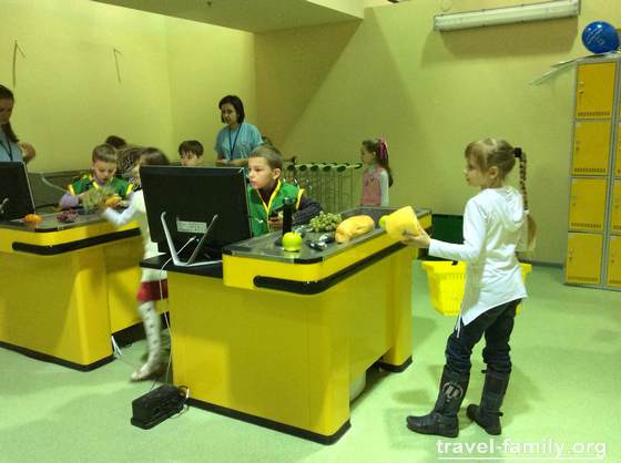 Куда пойти с детьми в Киеве: игра в супермаркет