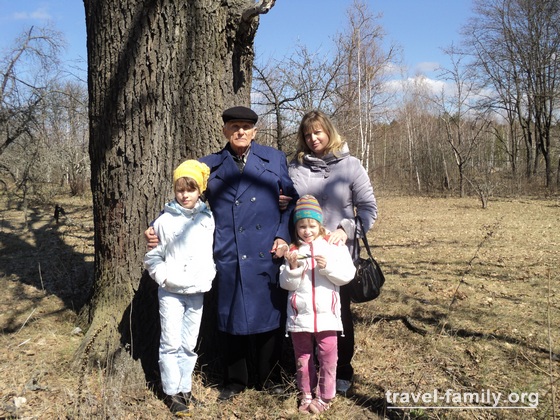 Чернобыльская зона: с отцом возле дуба