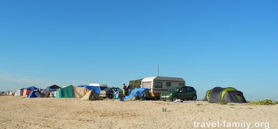 Кемпинг на Арабатской стрелке и отдых с палатками на Азовском море