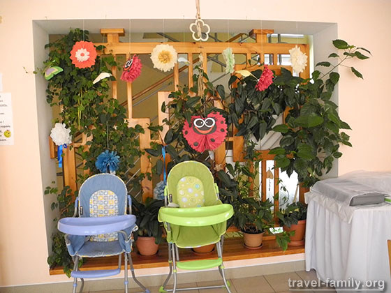 Отель "Затишний" по системе "все включено" для отдыха с детьми в Скадовске: для отдыха и развлечений детей, стульчики для кормления детей
