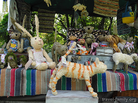 Выставка цветов на певчем поле в Киеве 2014: авторские работы из сена и натуральных материалов seno art