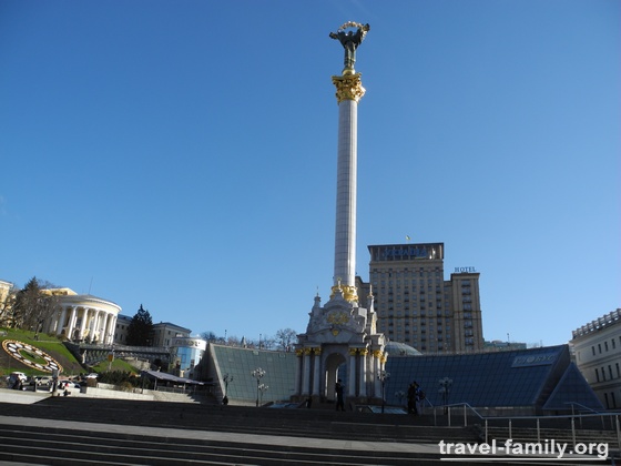 Майдан Независимости: монумент независимости
