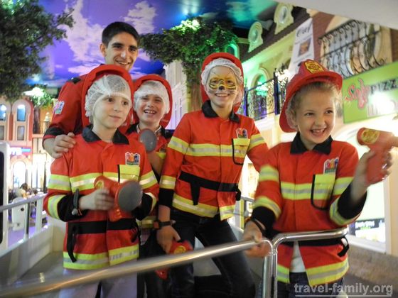 Куда пойти с детьми в Киеве: Кидландия. Знакомство с работой пожарников