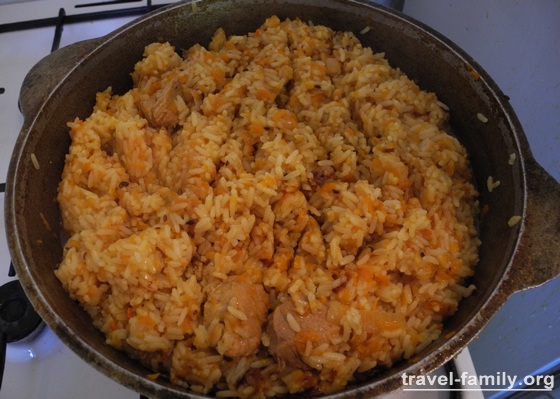 Рецепт плова с фото: перемешиваем рис