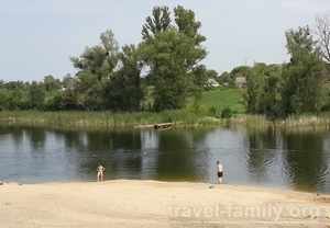 Отдых на речке в Житомирской области: новый пляж в Квитневом недалеко от Попельни
